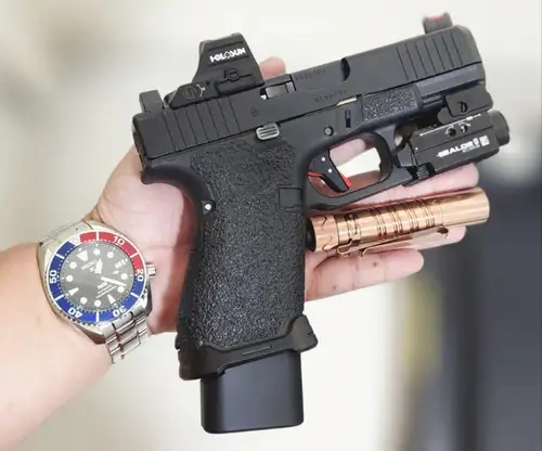 ชุดสามัญประจำตัว